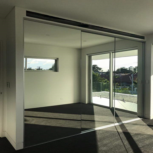 Frameless mirrored doors