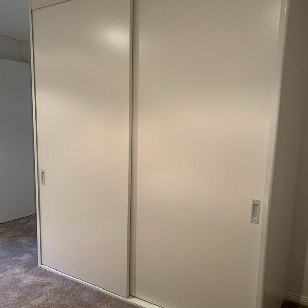 Plain polyurethane sliding wardrobe doors