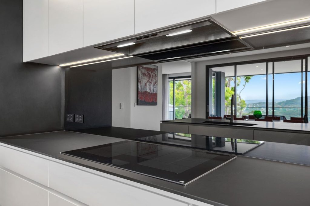 Custom Built Polyurethane Kitchen in Sydney