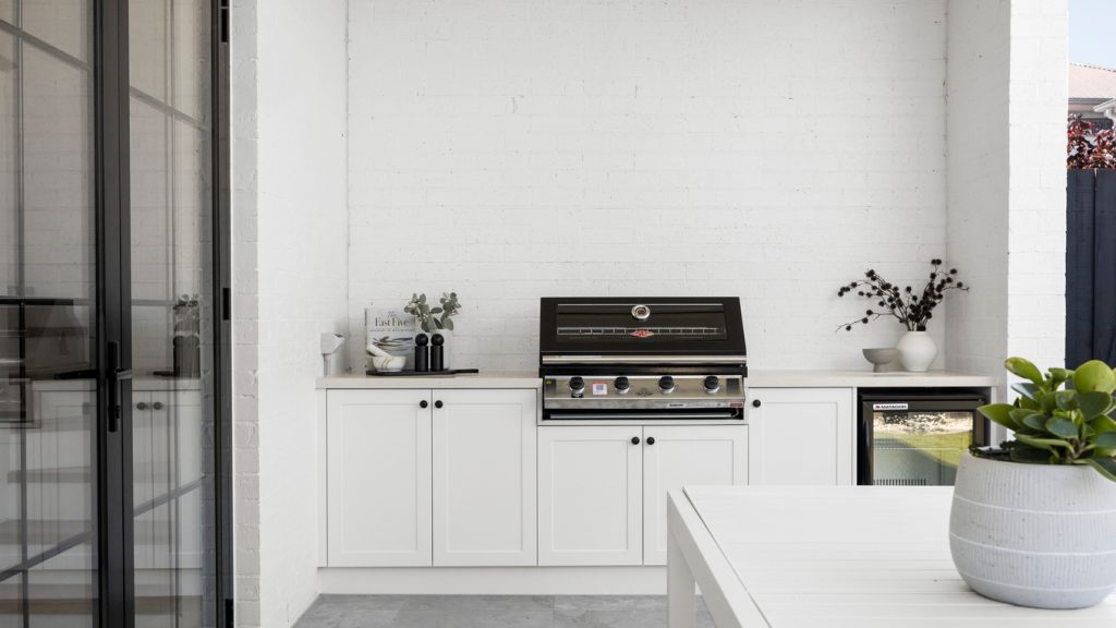 Outdoor kitchen custom made 